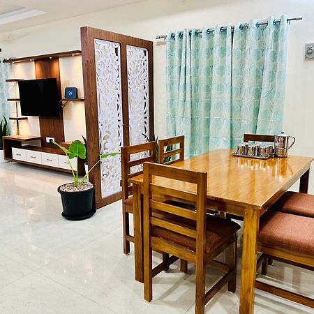 Truelife - 3Bhk Family Suites - Ps4 Pure Veg Restaurant On The Way To Balaji Temple - 2500 Sft Large Signature Apartment - Modular Kitchen - Super Fast Wifi, Smart Tv, 250 Jio Channels - Parking - Easy Access To All Temples - Top Service With Lots Of Тірупаті Екстер'єр фото
