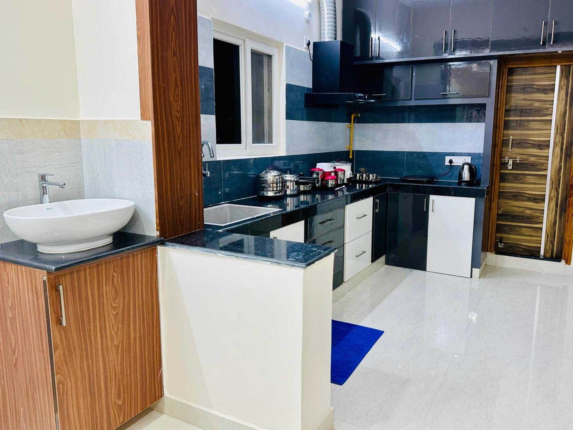 Truelife - 3Bhk Family Suites - Ps4 Pure Veg Restaurant On The Way To Balaji Temple - 2500 Sft Large Signature Apartment - Modular Kitchen - Super Fast Wifi, Smart Tv, 250 Jio Channels - Parking - Easy Access To All Temples - Top Service With Lots Of Тірупаті Екстер'єр фото