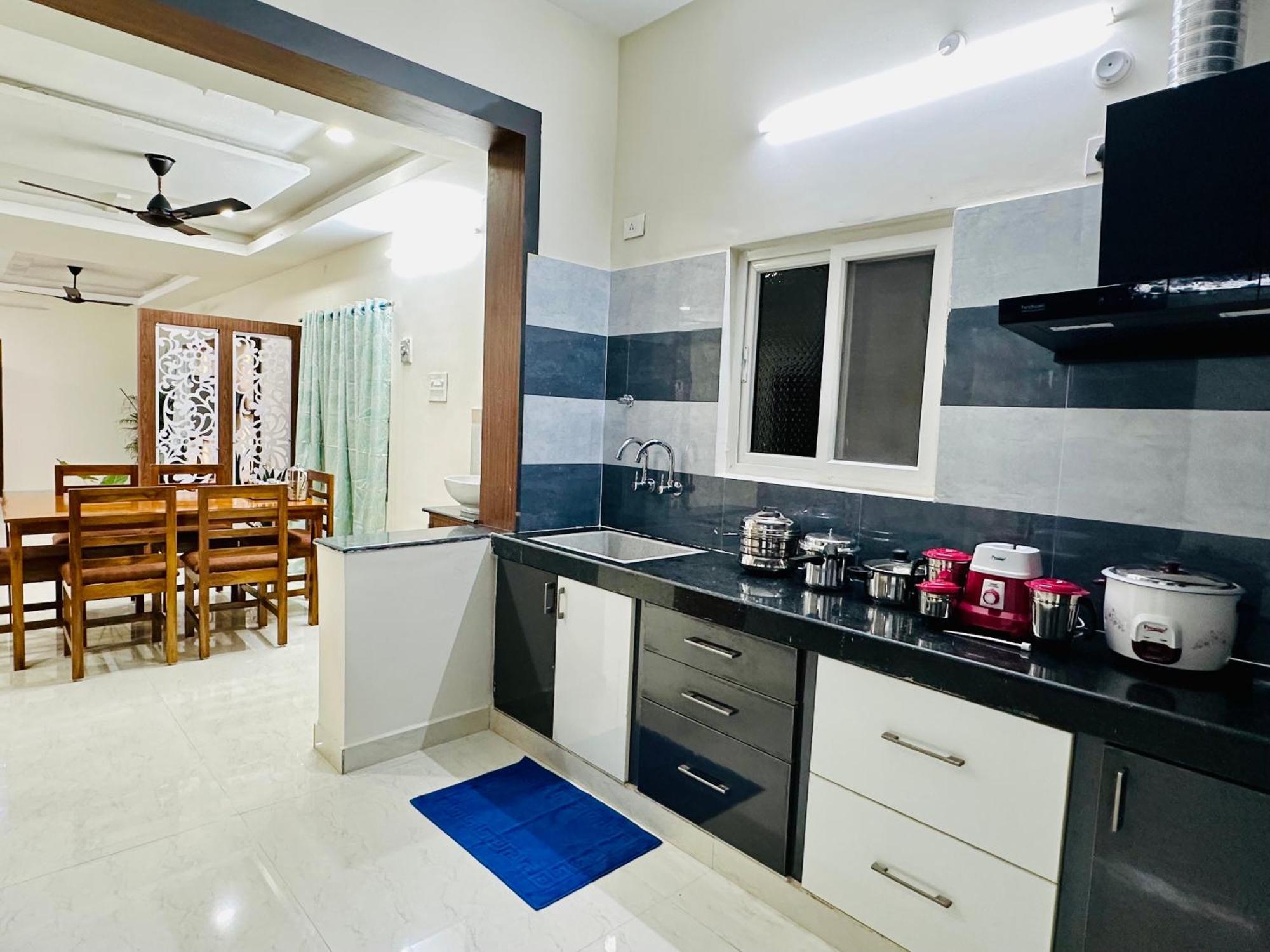 Truelife - 3Bhk Family Suites - Ps4 Pure Veg Restaurant On The Way To Balaji Temple - 2500 Sft Large Signature Apartment - Modular Kitchen - Super Fast Wifi, Smart Tv, 250 Jio Channels - Parking - Easy Access To All Temples - Top Service With Lots Of Тірупаті Екстер'єр фото